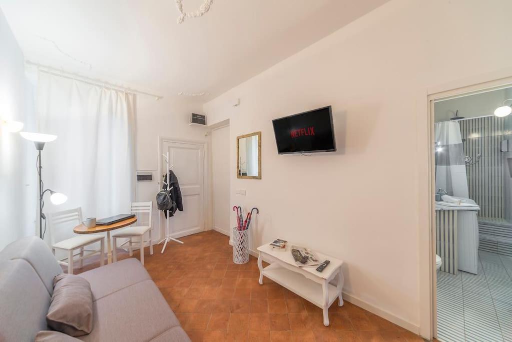 Апартаменти Trevi Domus Avignonesi Рим Екстер'єр фото