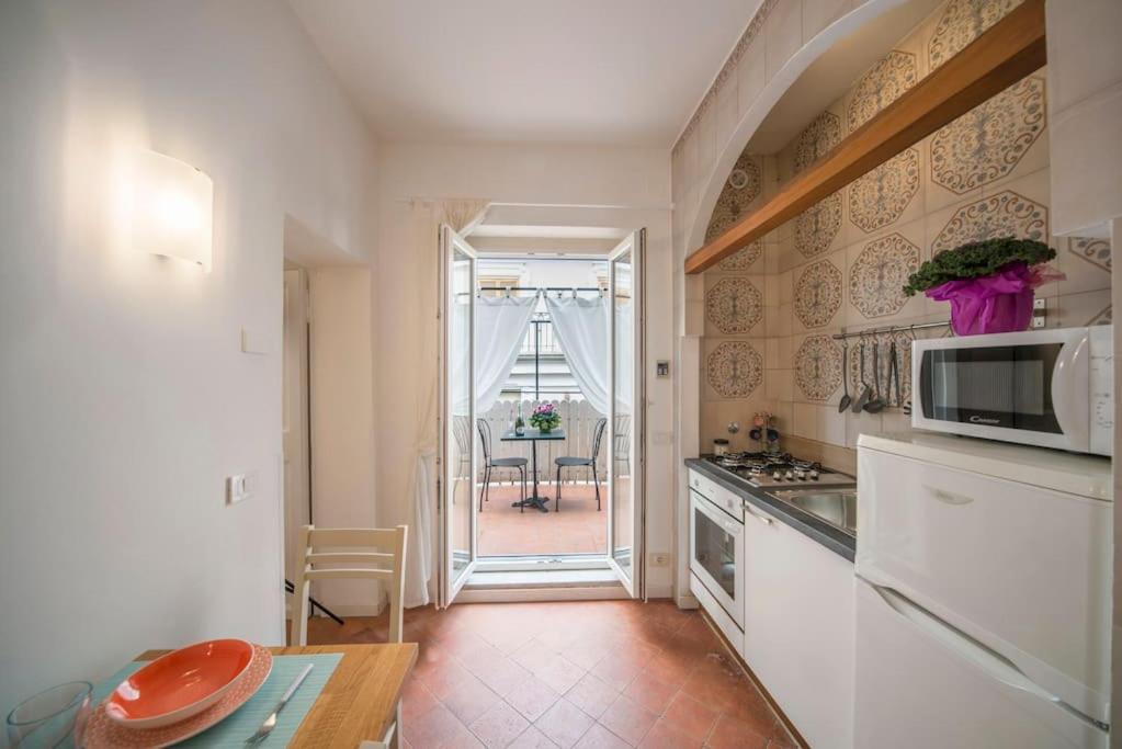 Апартаменти Trevi Domus Avignonesi Рим Екстер'єр фото